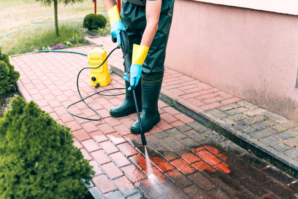 Professional  Pressure Washing in Saranac, MI